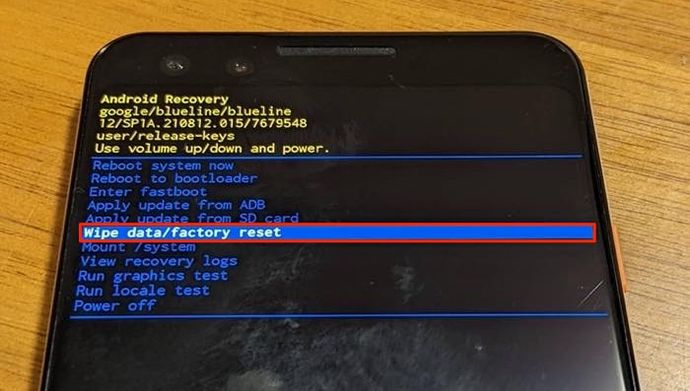 「Wipe data / factory reset」
