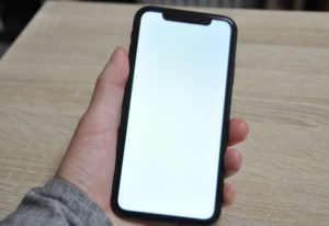 iPhoneケースを取り外す